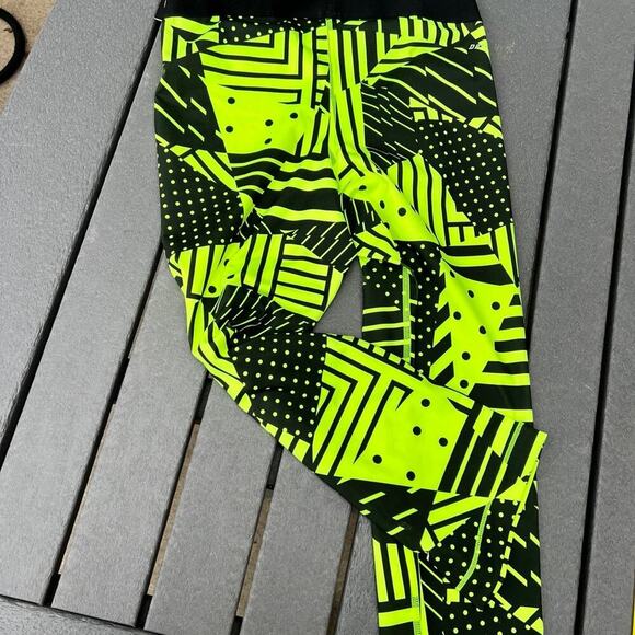 Nike PRO women’s size M, leggings, DRI-FIT black & lim, NWT - Picture 2 of 8